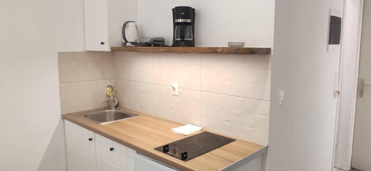 Nora Norita Aparthotel Batsíon Exteriör bild