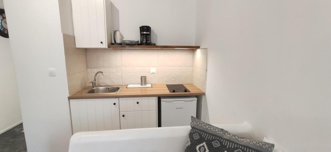 Nora Norita Aparthotel Batsíon Exteriör bild